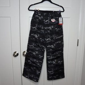 NWT-Zero Xposure Black Camo Snow pants-Kid size 10/12